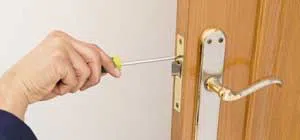 Affordable Locksmith Services Milwaukee, WI 414-273-0322 Affordable Locksmith Services Milwaukee, WI 414-273-0322 - trunk-unlock-01